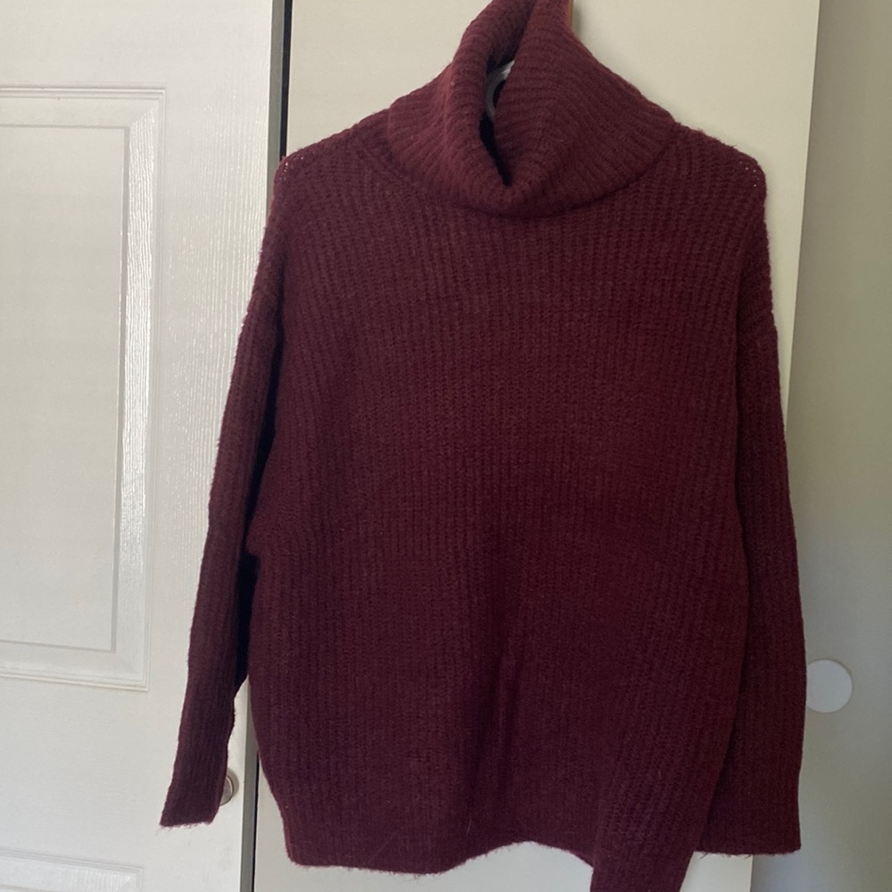 Women’s turtle neck sweater - Lulu’s size XS, new with tags